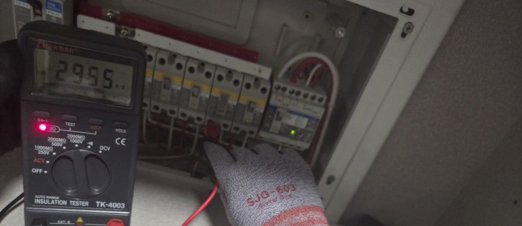 하남 감일지구 아파트 분전반 회로 절연저항 측정 모습