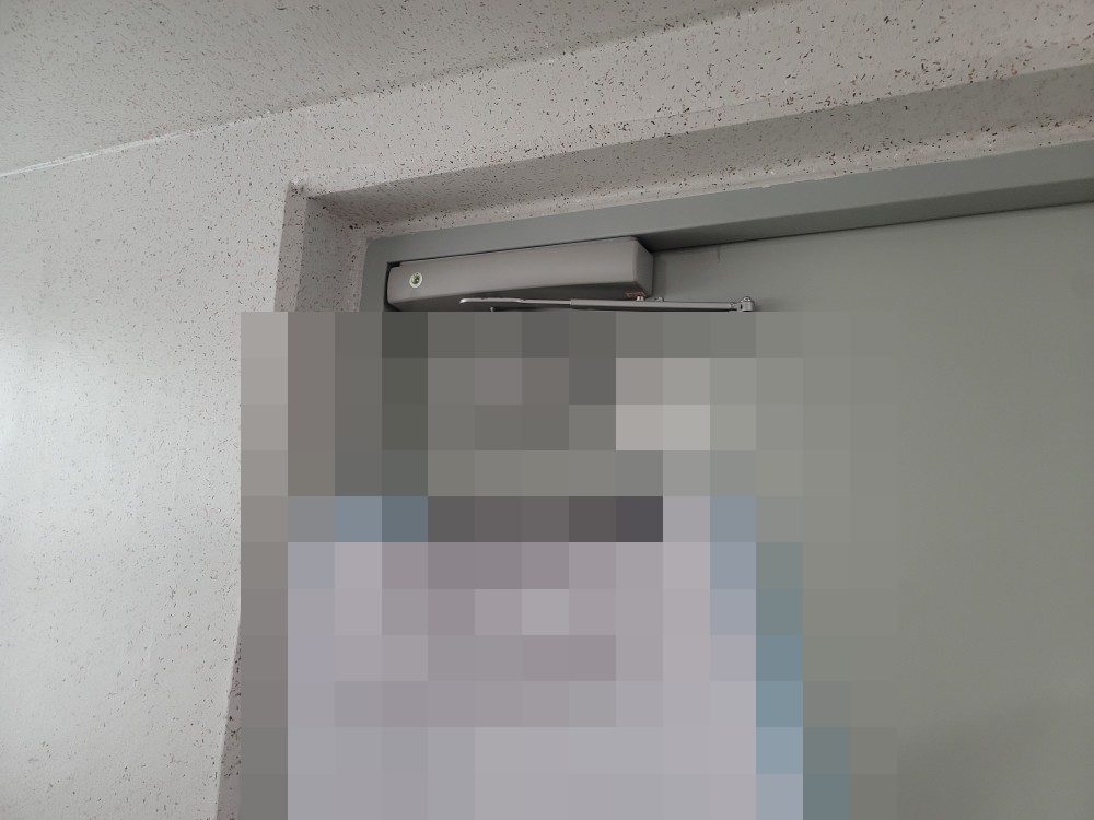 양주 옥정동 옥정지구 아파트 소방 작동점검 지적사항 보수 – 계단실 창문 자동폐쇄장치·방화문 현장 사진 4